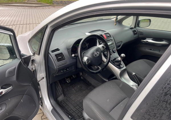 Toyota Auris cena 25900 przebieg: 138980, rok produkcji 2010 z Tarnów małe 781